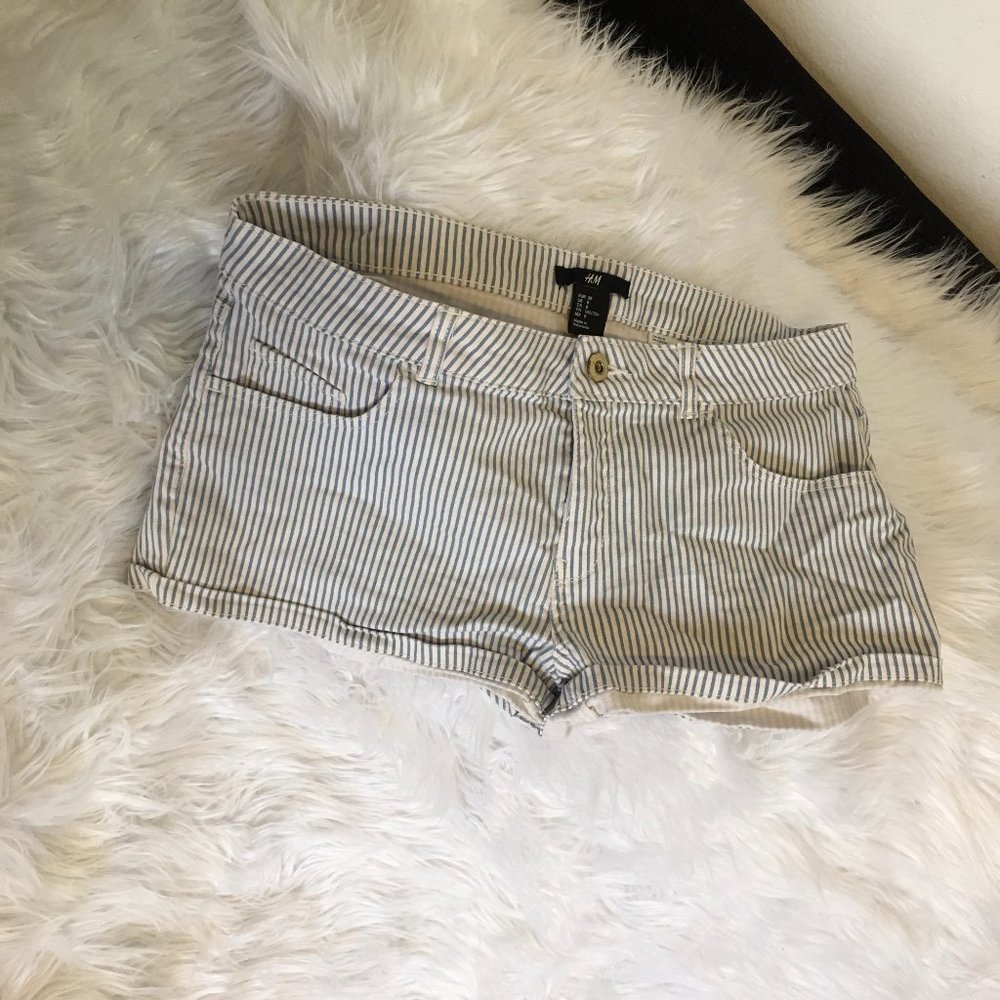 H & M short